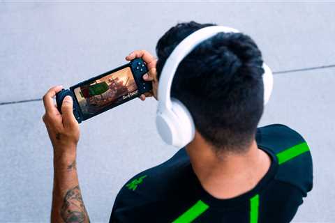 Take High on Life, Forza Horizon 5, and More on the Go with Xbox Cloud Gaming for the New Razer Edge