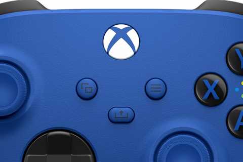 Get a “Like New” Xbox Wireless Controller in Shock Blue for £30.71